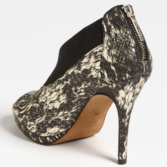 💕HP💕Donald J. Pliner stassi heeled bootie - Picture 3 of 15